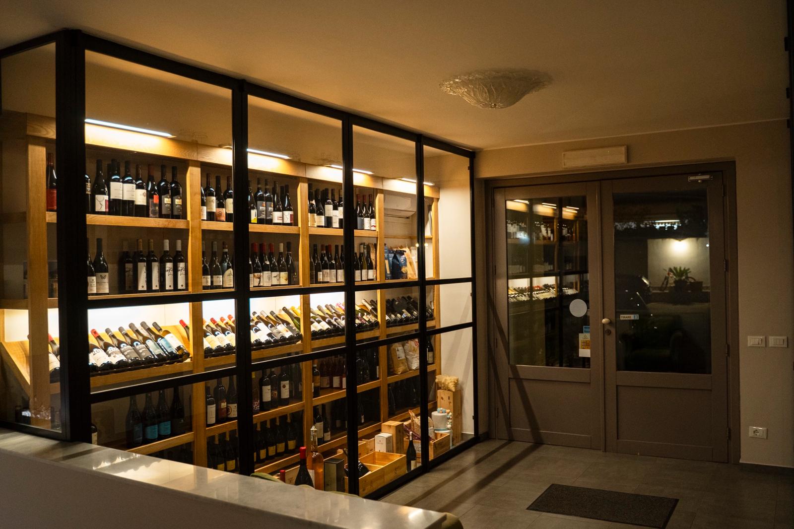 Vino siciliano servito da Ciciritto